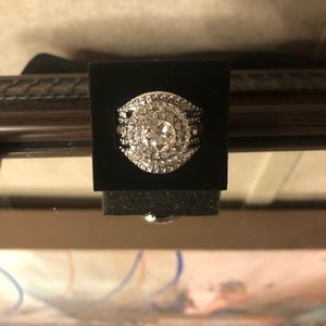 3 FOR $15 🔥COPY - Understated Drama White Ring